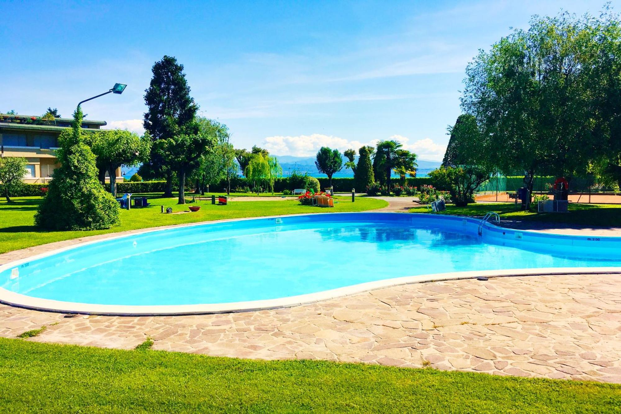 The Riva Apartment Sirmione Kültér fotó